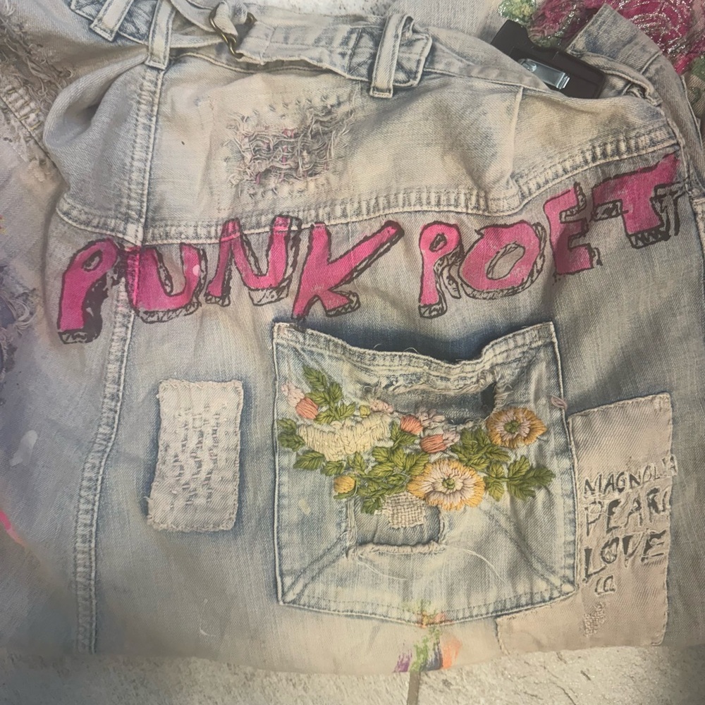 Magnolia Pearl Valentine Crop Denims - Picture 12 of 12